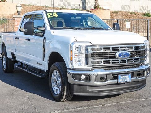 Used 2024 Ford F250 XLT AWD/4WD image 3