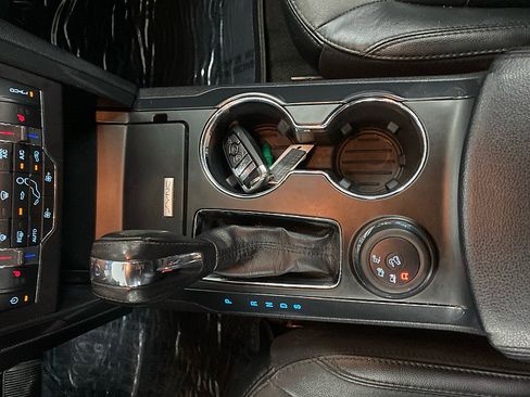 Used 2018 Ford Explorer XLT w/ Equipment Group 202A image 14