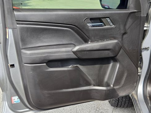 Used 2023 GMC Canyon Elevation w/ Convenience Package RWD image 9