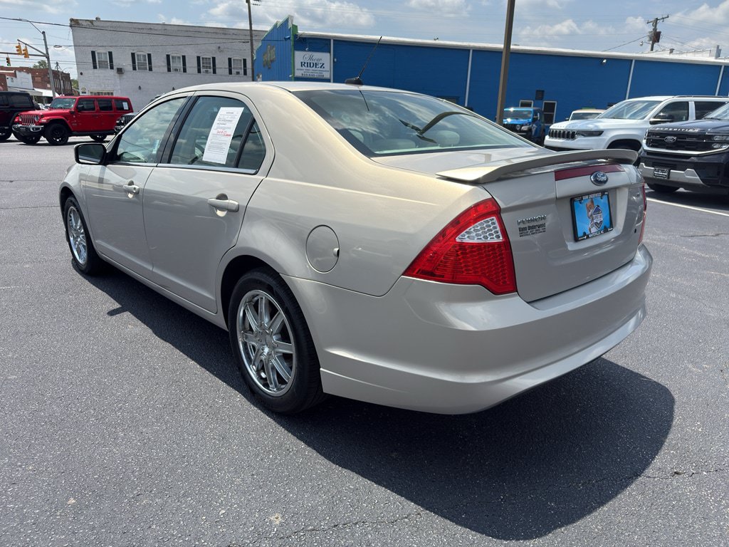 Used 2010 Ford Fusion SE FWD image 10