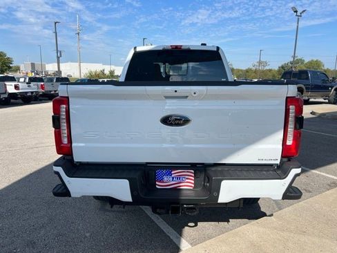 New 2026 Ford F250 Lariat w/ Black Appearance Package image 4