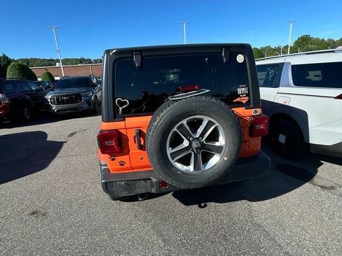 Used 2018 Jeep Wrangler Unlimited Sahara AWD/4WD image 12