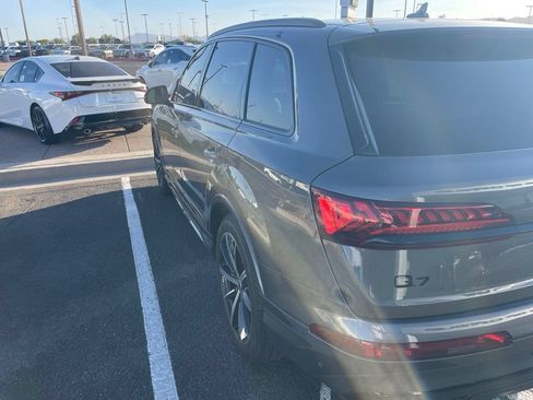 Used 2023 Audi Q7 3.0T Prestige AWD/4WD image 4