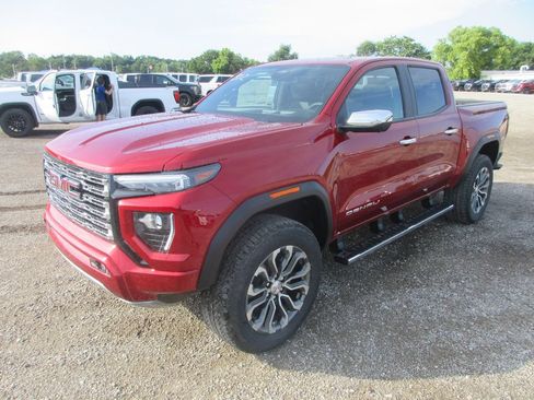 New 2026 GMC Canyon Denali AWD/4WD image 9