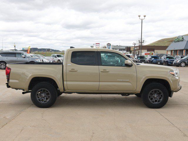 Used 2018 Toyota Tacoma SR5 AWD/4WD image 6