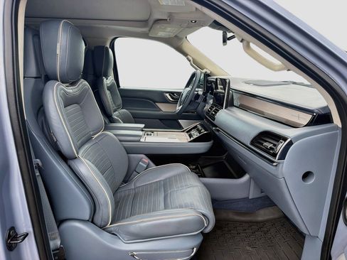 Used 2018 Lincoln Navigator Black Label AWD/4WD image 16