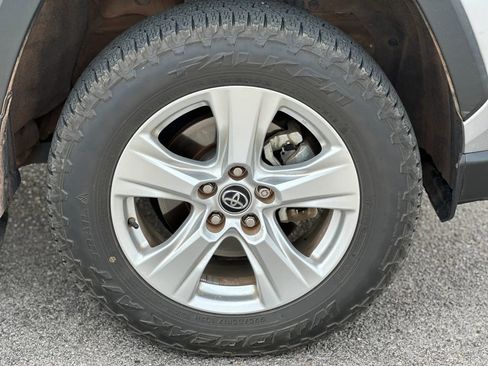 Used 2021 Toyota RAV4 XLE w/ Convenience Package AWD/4WD image 26