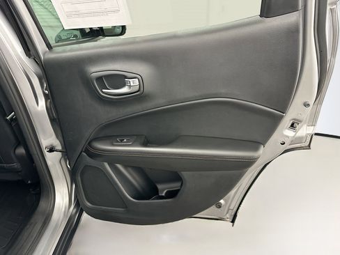 Used 2018 Jeep Compass Limited w/ Navigation Group image 32