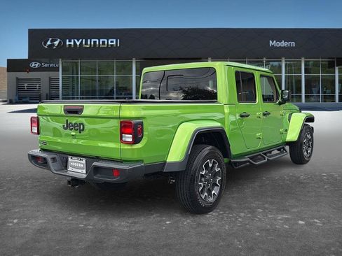 Used 2025 Jeep Gladiator Sport w/ Premium Package AWD/4WD image 4