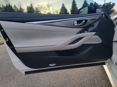 Used 2017 INFINITI Q60 3.0t w/ Premium Plus Package 3.0T image 11