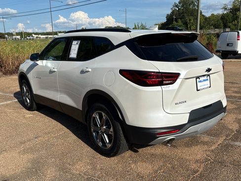 Used 2024 Chevrolet Blazer LT w/ Convenience Package FWD image 5