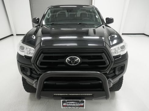 Used 2020 Toyota Tacoma SR AWD/4WD image 2