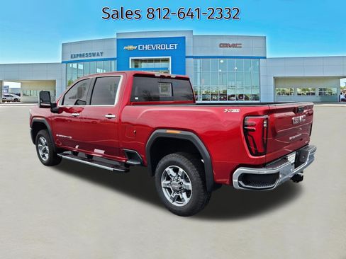 Used 2025 GMC Sierra 3500 SLT image 5