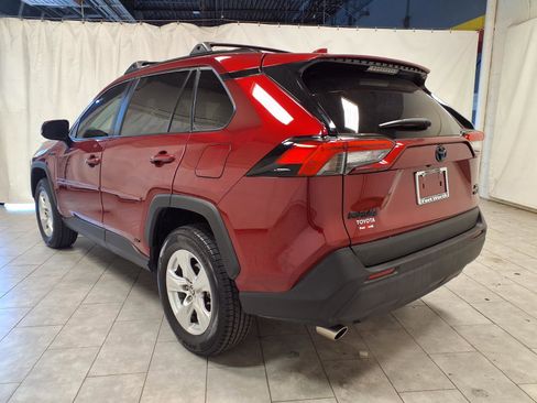 Used 2021 Toyota RAV4 XLE w/ Convenience Package image 7