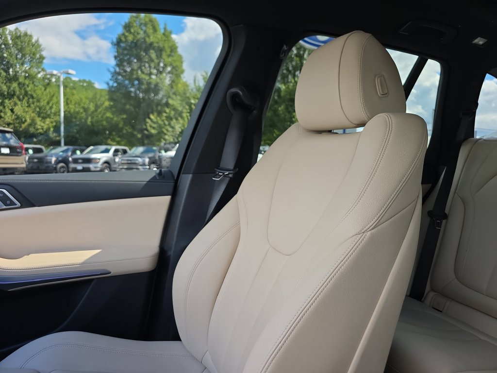 Used 2022 BMW X5 xDrive40i w/ Premium Package AWD/4WD image 41