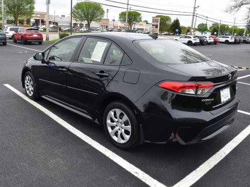 Used 2022 Toyota Corolla LE FWD image 4
