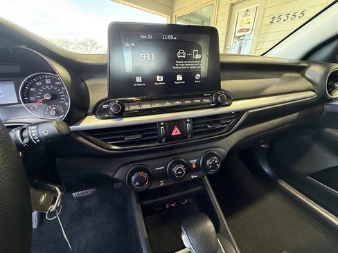 Used 2021 Kia Forte LXS FWD image 17