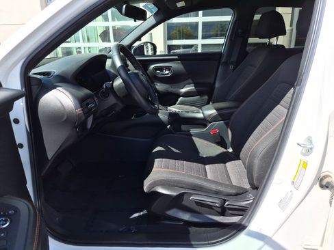 Used 2024 Honda HR-V Sport image 17