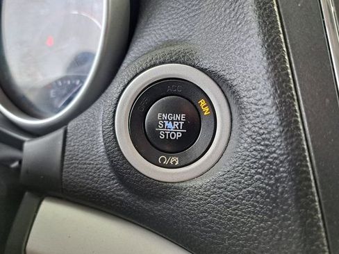 Used 2017 Dodge Journey SE w/ Flexible Seating Group image 13