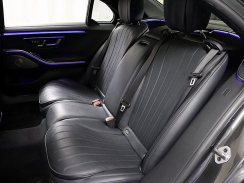 Certified 2022 Mercedes-Benz S 500 4MATIC w/ AMG Line Package image 12