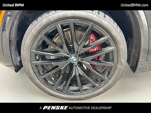 Used 2025 BMW X5 sDrive40i w/ M Sport Package RWD image 2