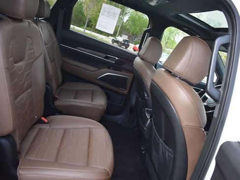 Certified 2021 Kia Telluride SX w/ SX Prestige Package AWD/4WD image 16