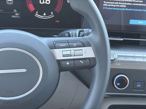 Used 2024 Hyundai Kona SE image 12