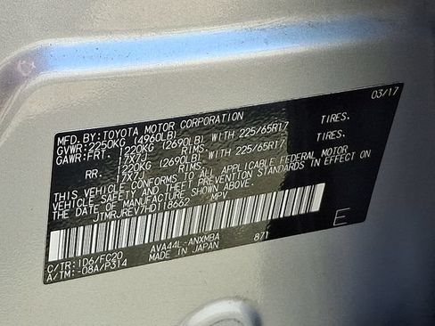 Used 2017 Toyota RAV4 XLE AWD/4WD image 29