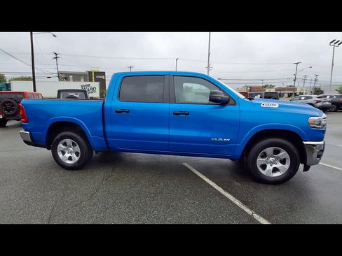 Used 2025 RAM 1500 Big Horn AWD/4WD image 9
