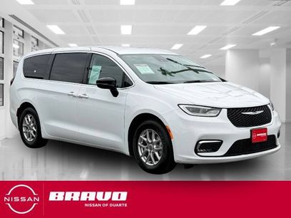 Used 2024 Chrysler Pacifica Touring-L