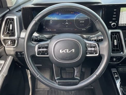 Used 2023 Kia Sorento SX AWD/4WD image 11