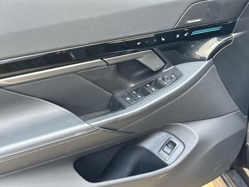 Certified 2024 BMW 530i xDrive 530i xDrive w/ Convenience Package image 15