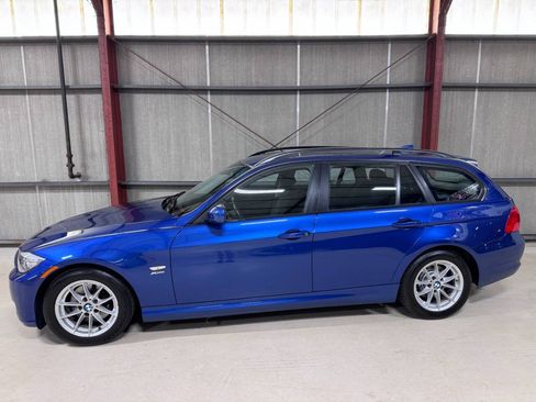 Used 2010 BMW 328i xDrive Wagon AWD/4WD image 1