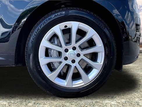Used 2025 Land Rover Range Rover Sport SE AWD/4WD image 34