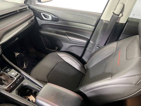 Used 2022 Jeep Compass Trailhawk AWD/4WD image 21