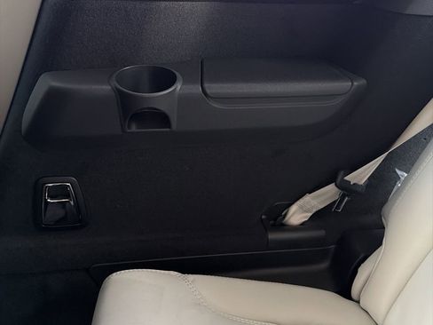 New 2026 Volvo XC90 B6 Ultra w/ Protection Package image 38