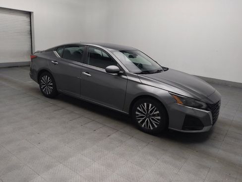 Used 2023 Nissan Altima 2.5 SV FWD image 11