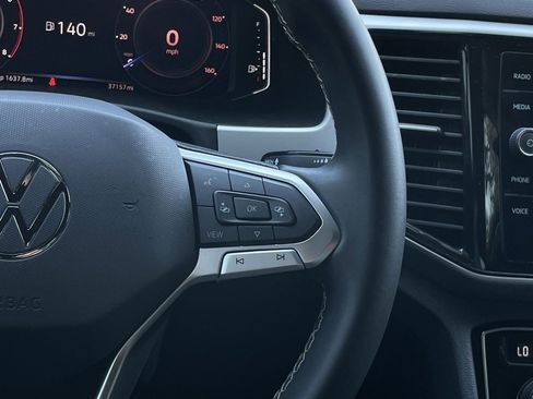 Used 2023 Volkswagen Atlas Cross Sport SE image 16