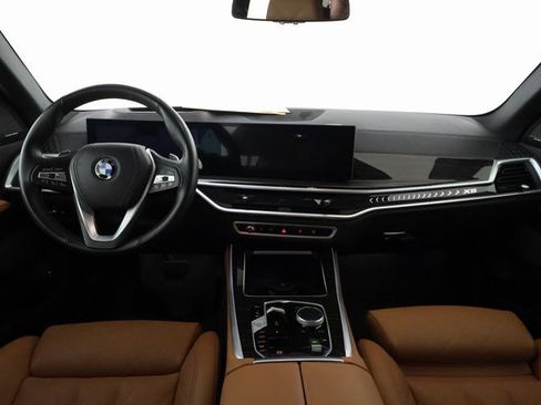 Used 2024 BMW X5 xDrive50e image 5
