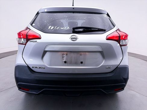 Used 2018 Nissan Kicks SV FWD image 8