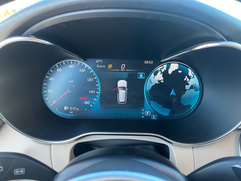 Used 2022 Mercedes-Benz GLC 300 4MATIC image 10