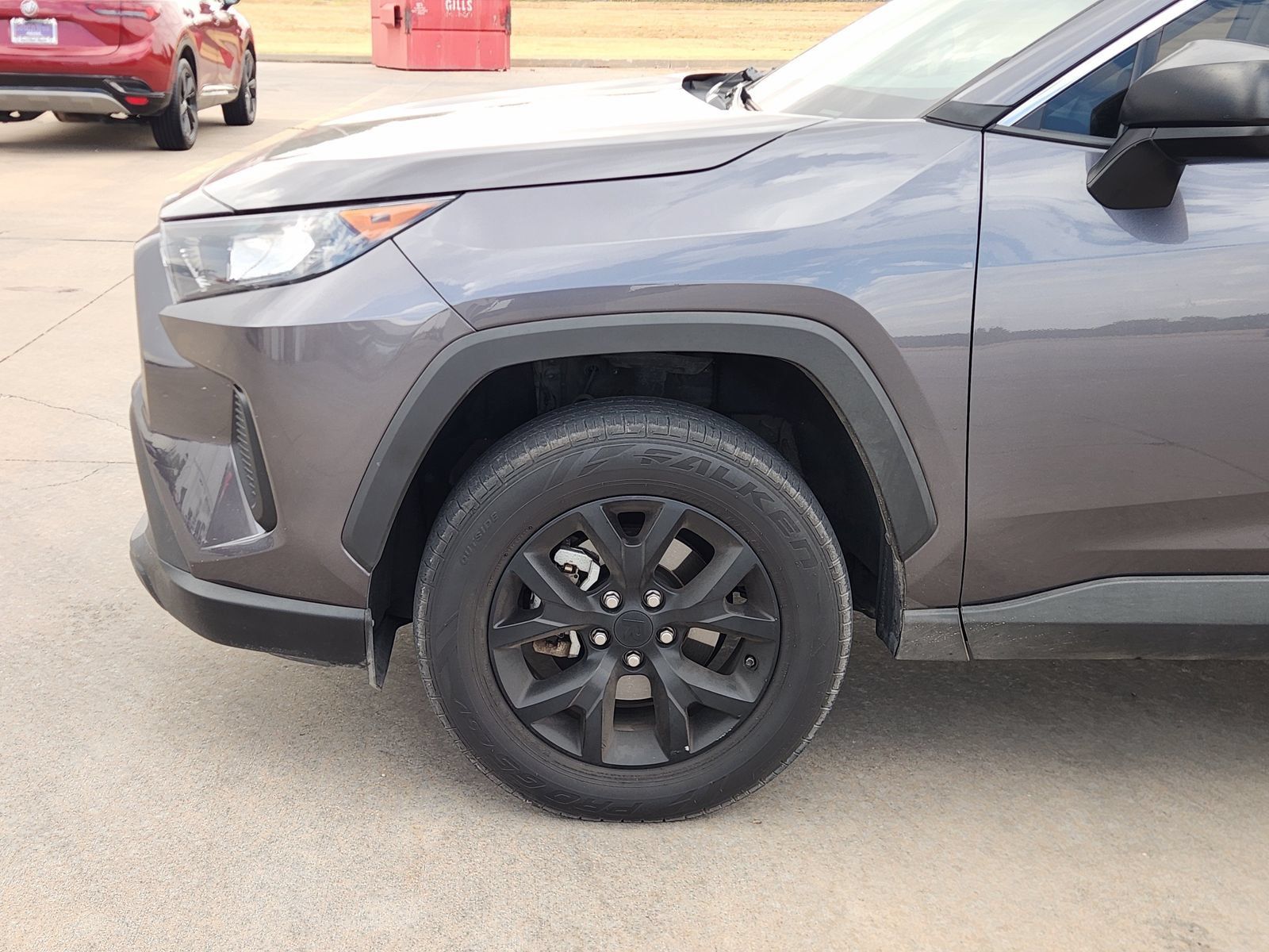 Used 2021 Toyota RAV4 LE FWD image 9