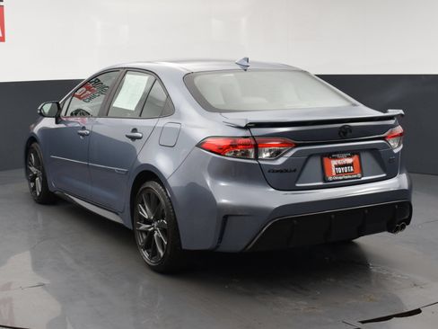 Used 2024 Toyota Corolla SE w/ SE Premium Package FWD image 3