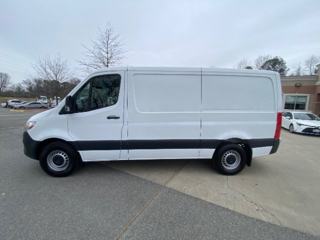 Used 2022 Mercedes-Benz Sprinter 2500 image 2