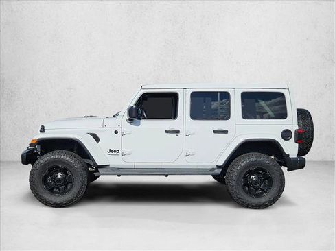 Used 2020 Jeep Wrangler Unlimited Sahara image 9