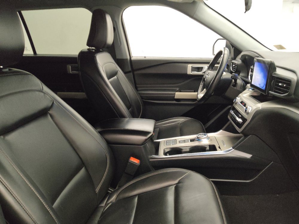 Used 2021 Ford Explorer XLT w/ Equipment Group 202A RWD image 21