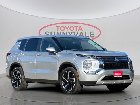 Used 2024 Mitsubishi Outlander SE image 10