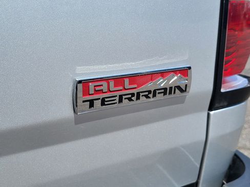 Used 2016 GMC Canyon SLE w/ SLE Convenience Package AWD/4WD image 8