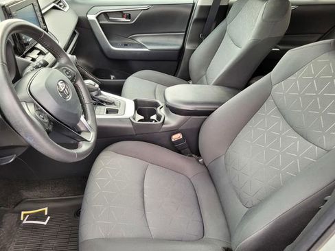 Used 2021 Toyota RAV4 XLE w/ Convenience Package image 15