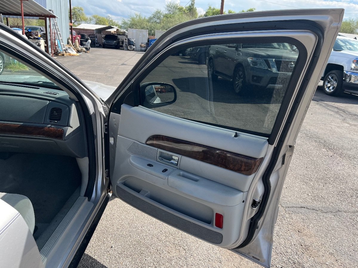 Used 2005 Mercury Grand Marquis GS RWD image 18